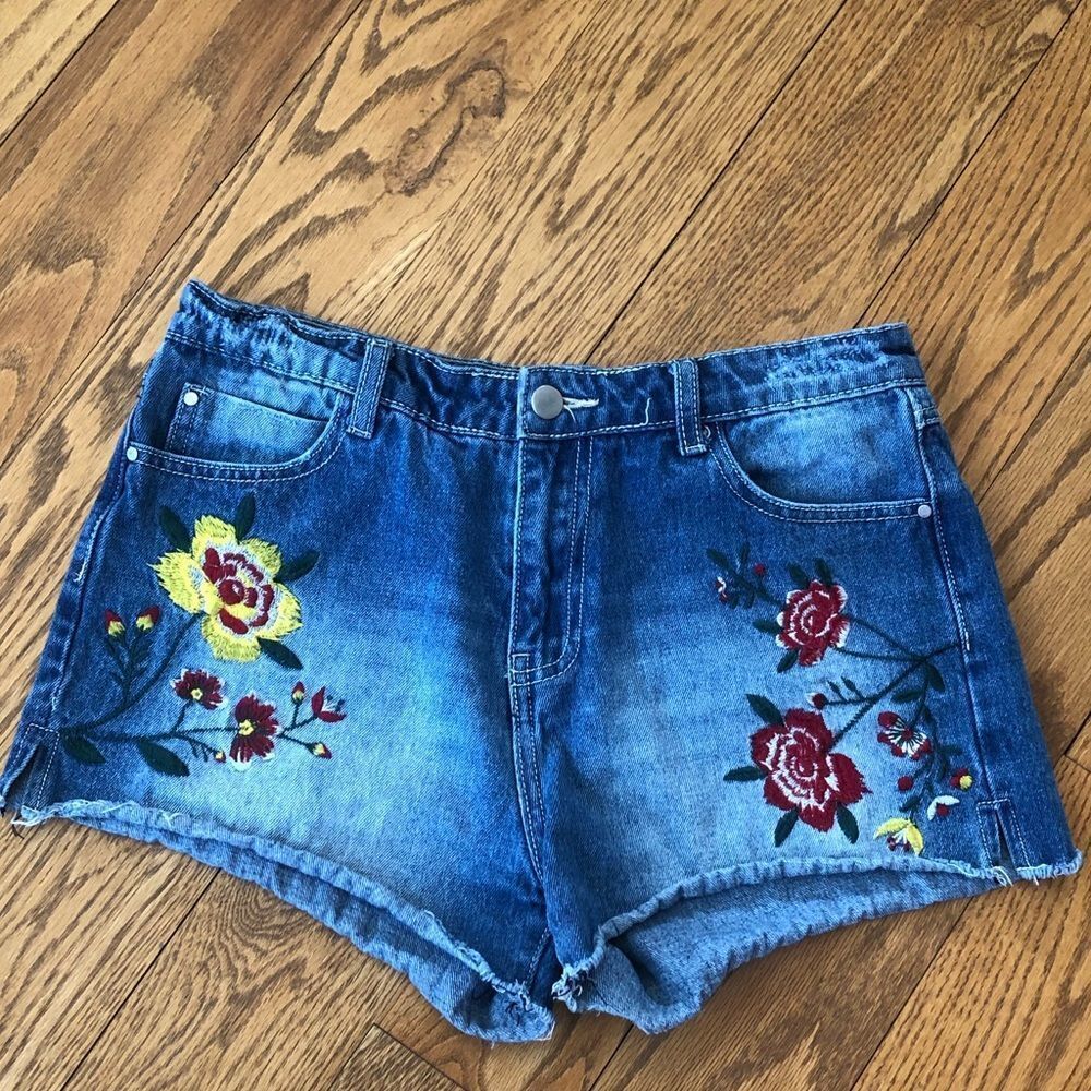 Blu Pepper Vintage floral embroidered denim shorts
